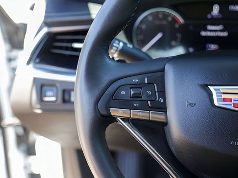 Used 2025 Cadillac XT6 Luxury FWD image 14