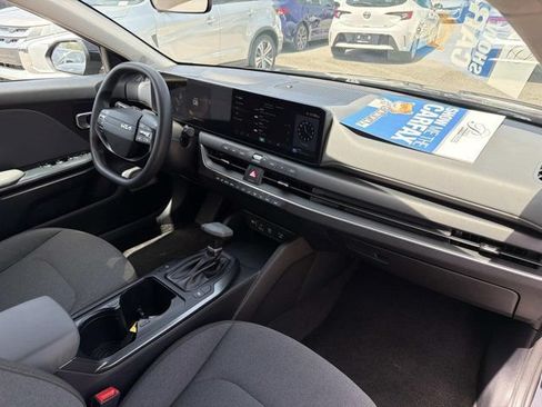 Used 2025 Kia K4 FWD image 17