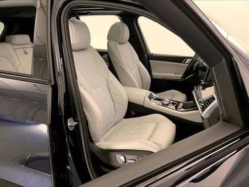 Used 2024 BMW X5 xDrive40i w/ M Sport Package image 6