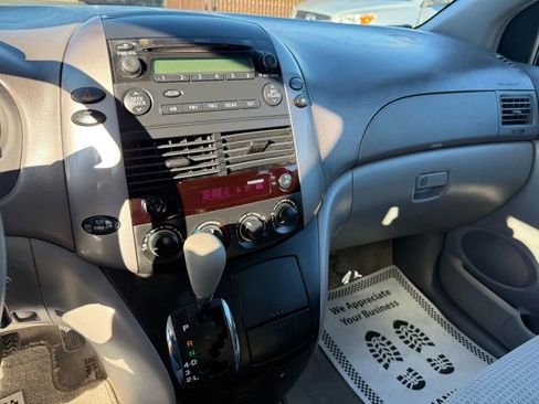 Used 2007 Toyota Sienna LE image 17