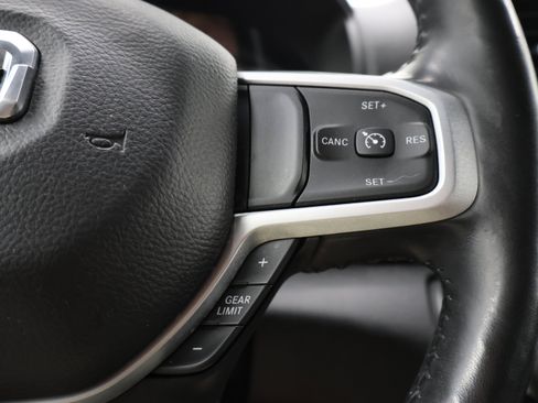 Used 2020 RAM 1500 Big Horn AWD/4WD image 14