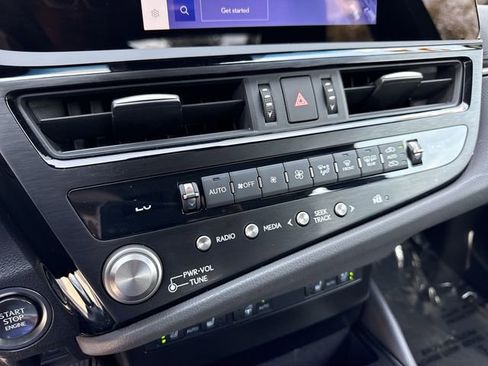 Used 2025 Lexus ES 350 w/ Premium Package FWD image 19