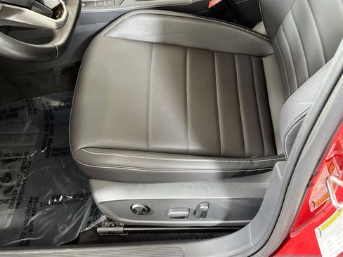 Used 2023 Volkswagen Jetta SE image 18