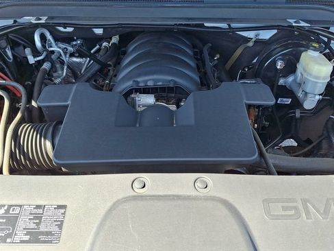 Used 2019 GMC Yukon SLT w/ Open Road Package AWD/4WD image 28