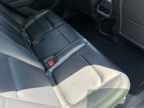 Used 2022 Tesla Model Y Long Range AWD/4WD image 25