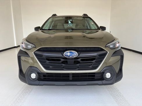 Used 2025 Subaru Outback Premium AWD/4WD image 13