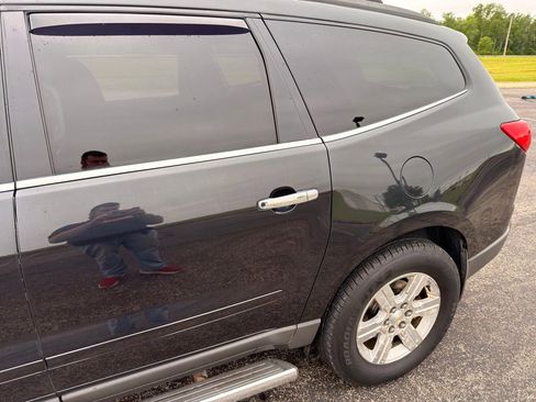Used 2011 Chevrolet Traverse LT w/ LPO, 'HIT The Road' Package AWD/4WD image 11