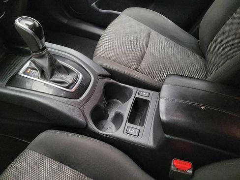 Used 2021 Nissan Rogue Sport SV FWD image 26