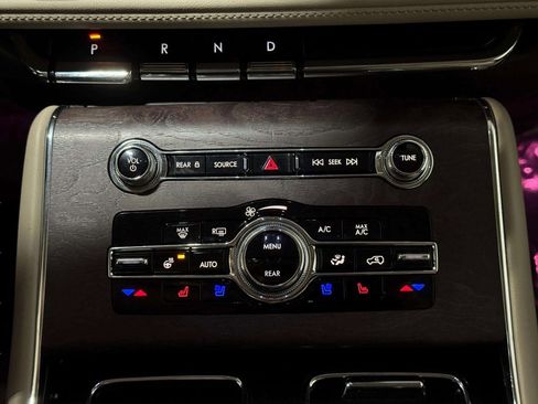 Certified 2024 Lincoln Aviator Reserve w/ Equipment Group 201A image 7