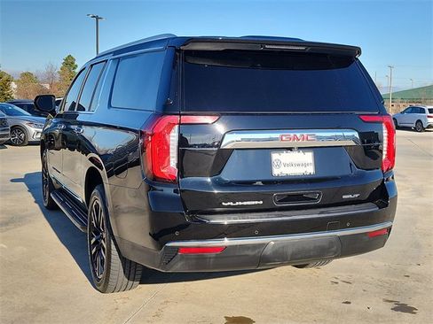 Used 2021 GMC Yukon XL SLT w/ SLT Premium Package image 3