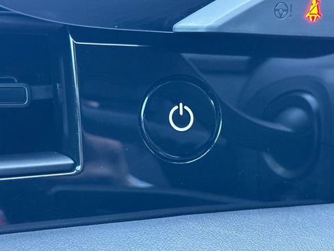 Used 2023 Porsche Taycan image 22