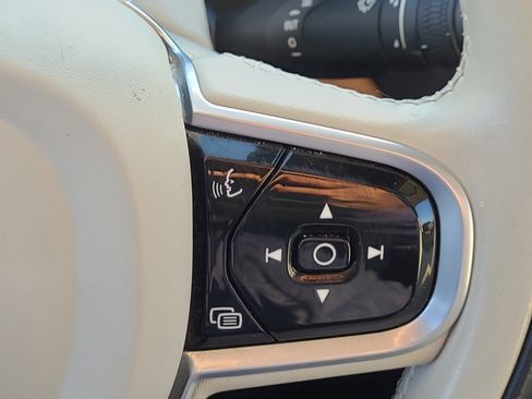 Used 2022 Volvo XC90 T8 Inscription Expression w/ Advanced Package image 26