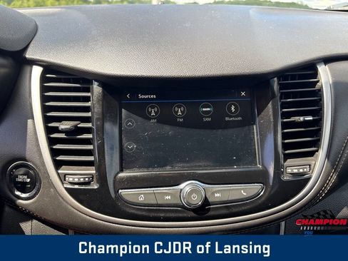 Used 2019 Chevrolet Trax LT w/ LT Convenience Package FWD image 21