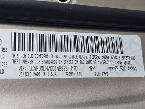 Used 2019 Jeep Cherokee Latitude Plus w/ Comfort/Convenience Group AWD/4WD image 30