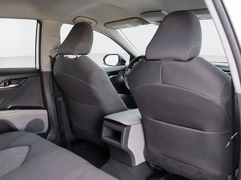 Used 2021 Toyota Camry LE w/ Carpet Mat Package (TMS) FWD image 15