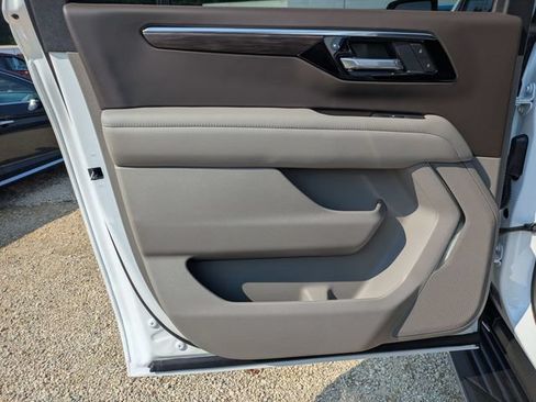 New 2026 Chevrolet Suburban LS w/ Max Trailering Package AWD/4WD image 24