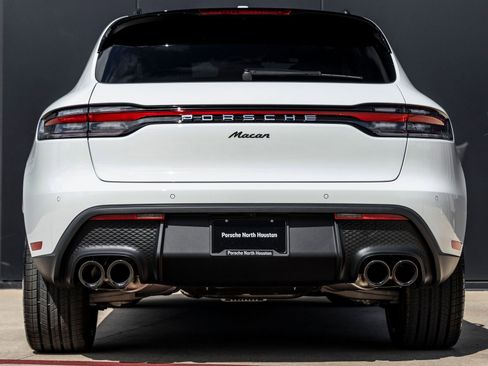 Certified 2026 Porsche Macan AWD/4WD image 10