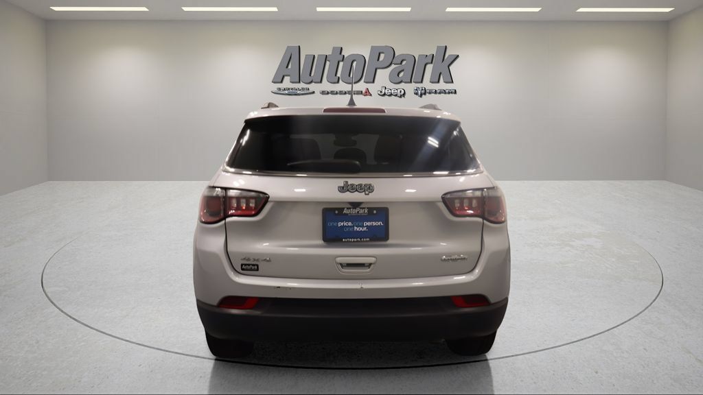 Used 2024 Jeep Compass Latitude AWD/4WD image 6