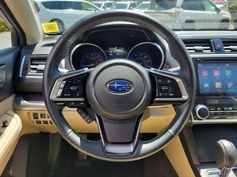 Used 2018 Subaru Outback 2.5i Limited AWD/4WD image 11