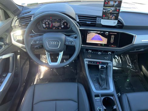 New 2025 Audi Q3 2.0T Premium image 16