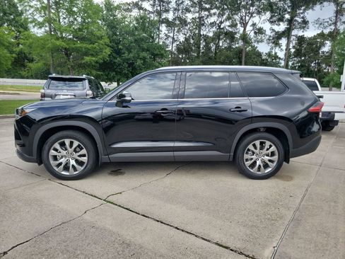Used 2025 Toyota Grand Highlander AWD image 2