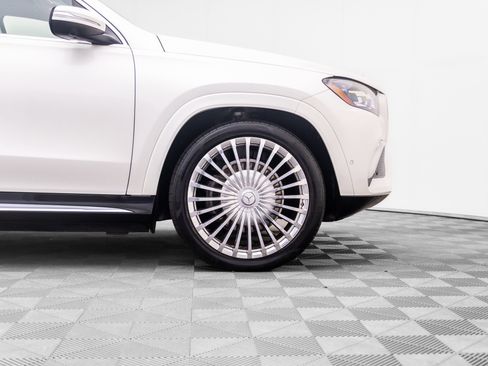 Used 2023 Mercedes-Benz Maybach GLS 600 4MATIC image 41