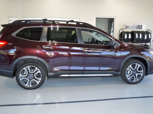 Used 2024 Subaru Ascent Touring AWD/4WD image 8