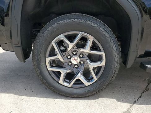 New 2026 GMC Sierra 1500 SLT image 6