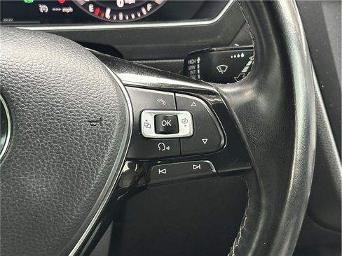 Used 2018 Volkswagen Tiguan SEL Premium w/ R-Line Package AWD/4WD image 24