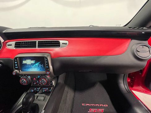 Used 2015 Chevrolet Camaro SS w/ Commemorative Special Edition RWD image 64