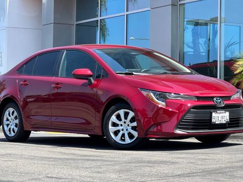 Certified 2025 Toyota Corolla LE FWD image 2