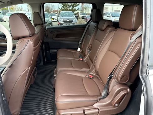 New 2026 Honda Odyssey Touring image 17