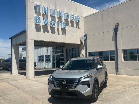 Used 2025 Nissan Rogue SV AWD/4WD image 1