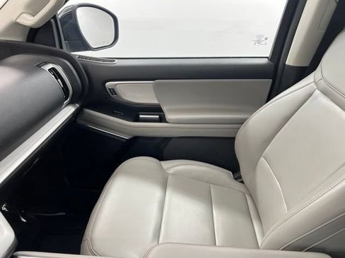 Used 2025 Ford Expedition Active AWD/4WD image 24