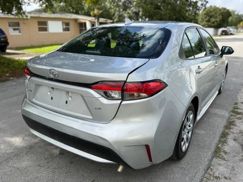 Used 2021 Toyota Corolla LE FWD image 6