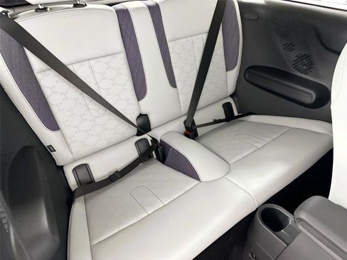 Certified 2025 MINI Cooper 2-Door Hardtop FWD image 22