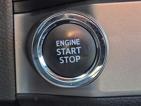 Used 2022 Toyota Tacoma Limited image 22