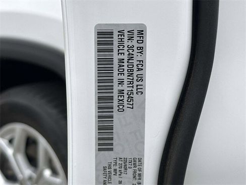 Used 2024 Jeep Compass Latitude image 27