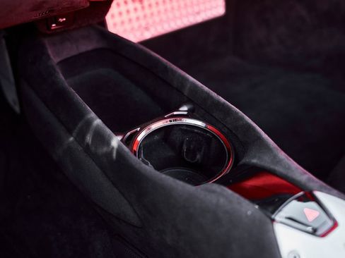 Used 2024 Ferrari SF90 Spider image 65