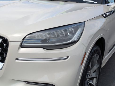 Used 2023 Lincoln Aviator Grand Touring image 10