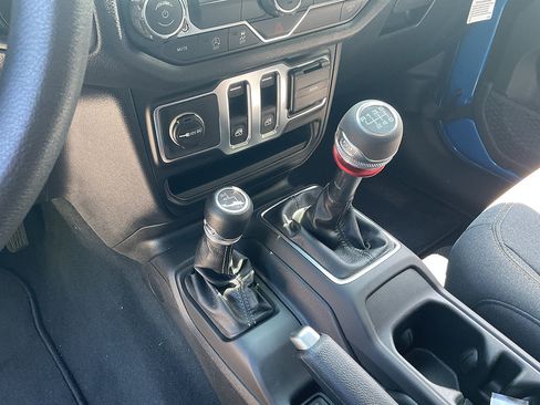 Used 2026 Jeep Wrangler Sport AWD/4WD image 12