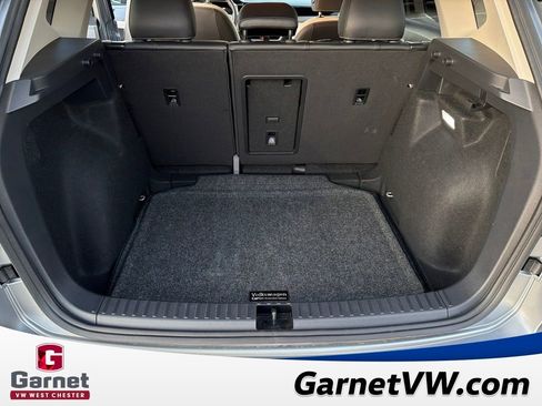 Certified 2025 Volkswagen Taos SE image 33