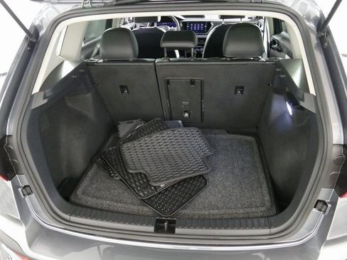 Used 2024 Volkswagen Taos SEL image 28