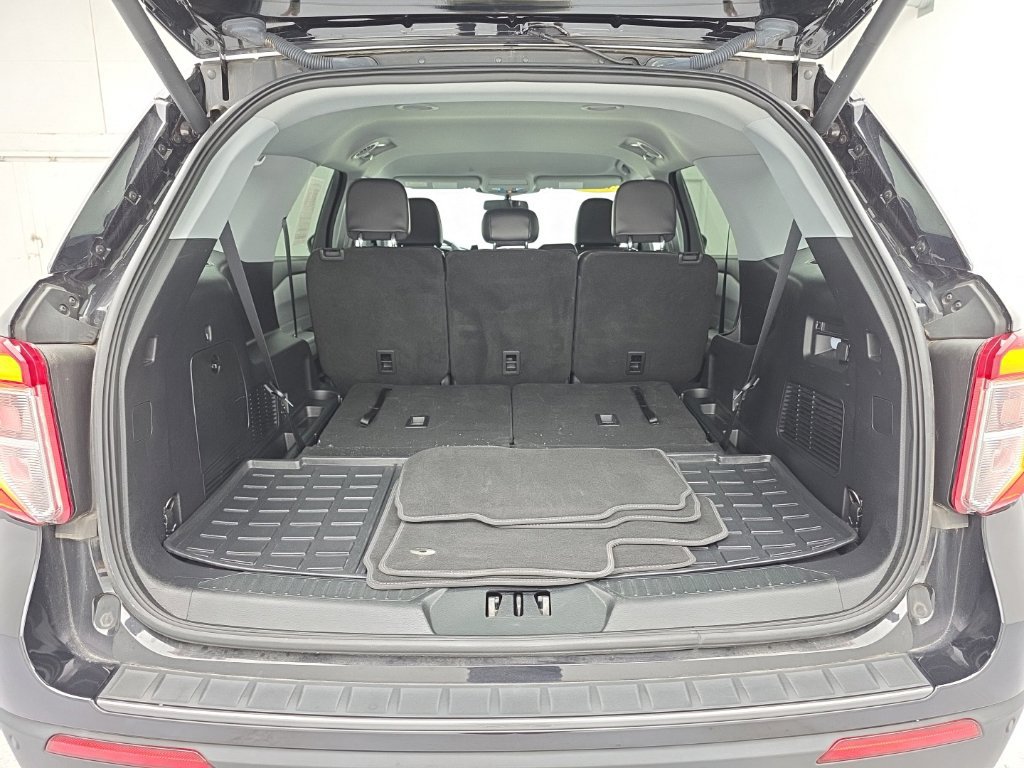 Used 2022 Ford Explorer XLT w/ Equipment Group 202A AWD/4WD image 50