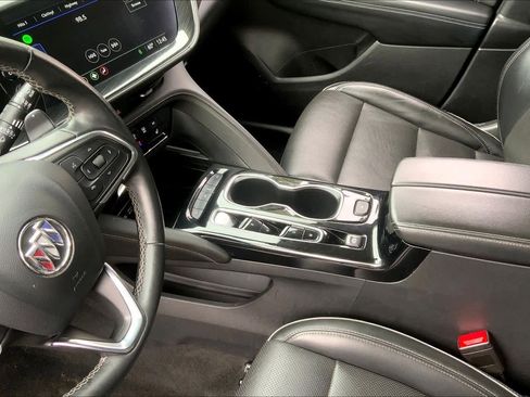 Used 2023 Buick Envision Essence image 17