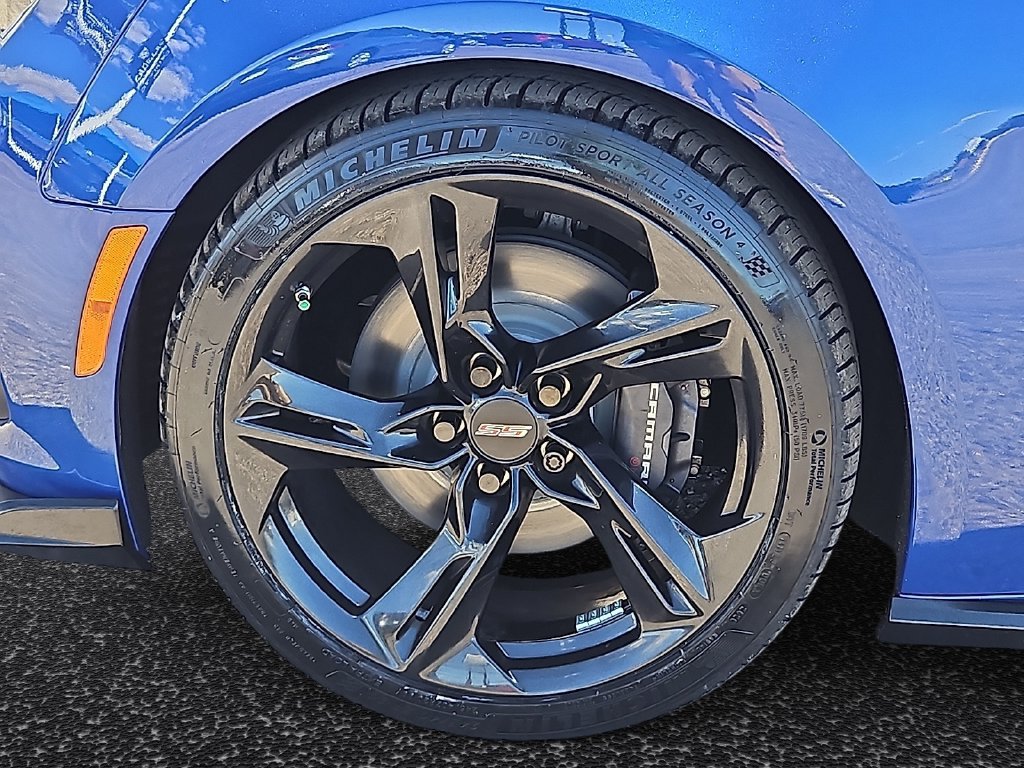 Used 2021 Chevrolet Camaro SS RWD image 8