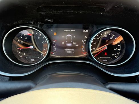 Used 2018 Jeep Compass Limited w/ Navigation Group image 19