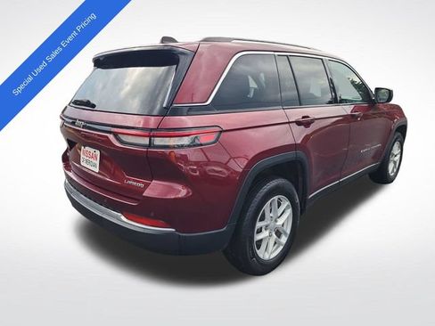 Used 2023 Jeep Grand Cherokee Laredo AWD/4WD image 5