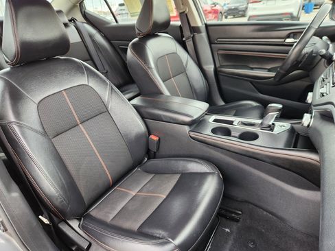 Used 2022 Nissan Altima 2.5 SR image 14