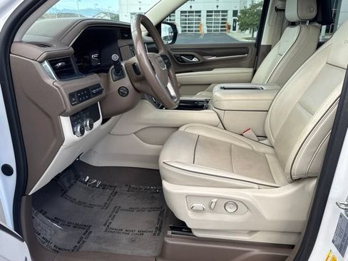 Used 2023 GMC Yukon XL Denali AWD/4WD image 26